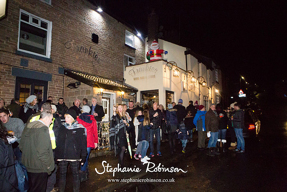 Disley Tree Lighting outside Frankies 2016